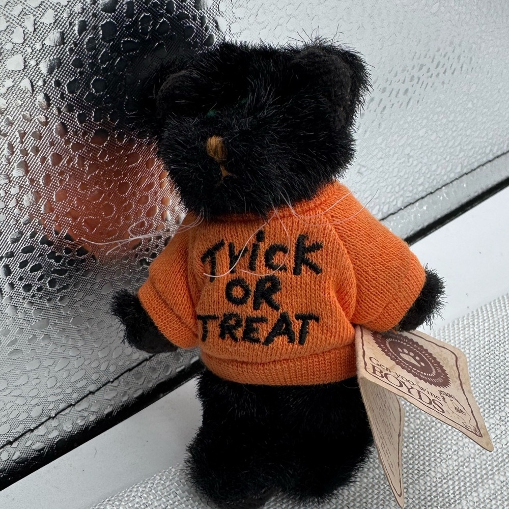 Boyds Bears Black Halloween Bear wearing orange trick or treat sweater 1988-2002